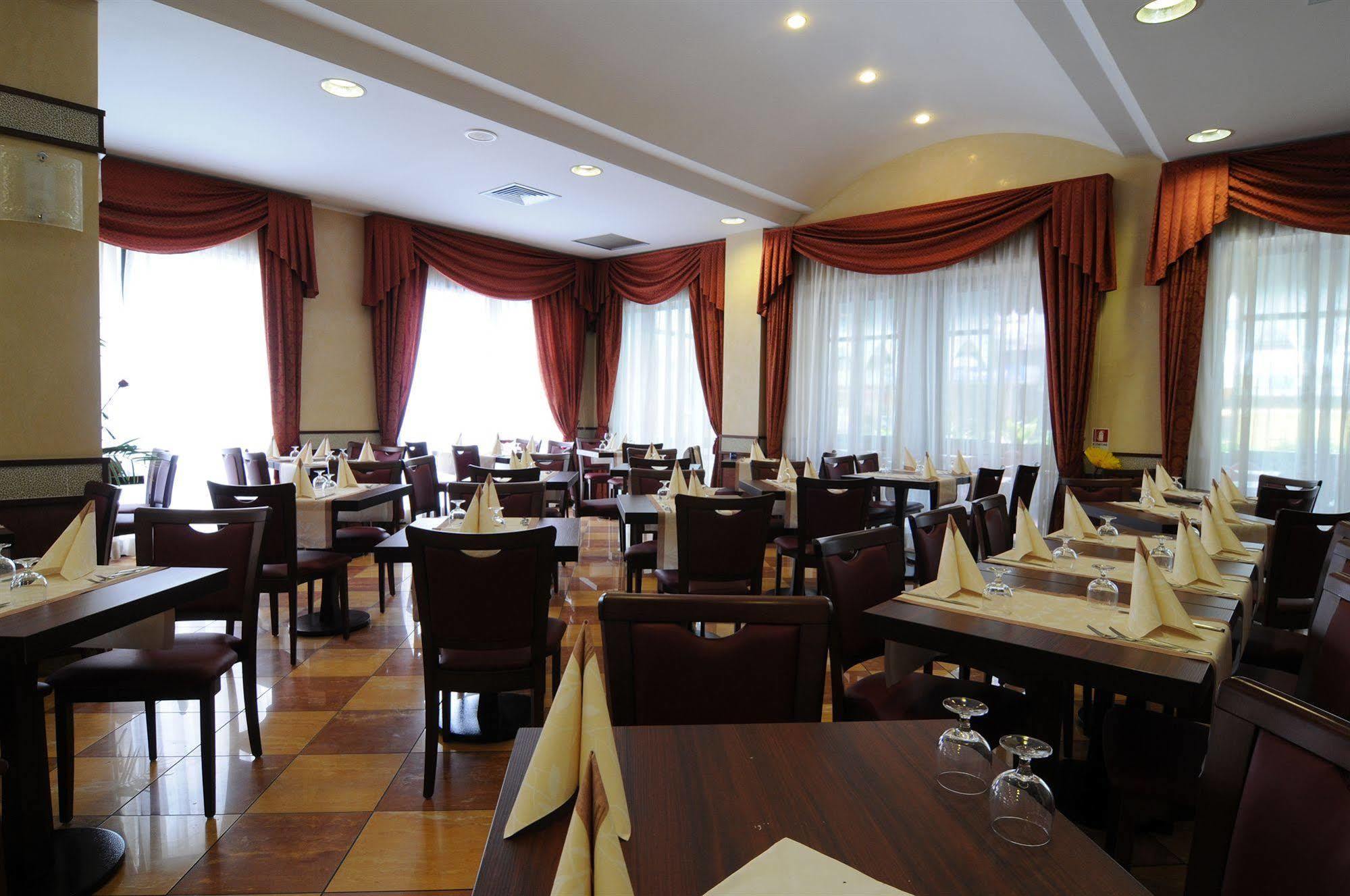 Hotel Dei Platani Rimini Dış mekan fotoğraf